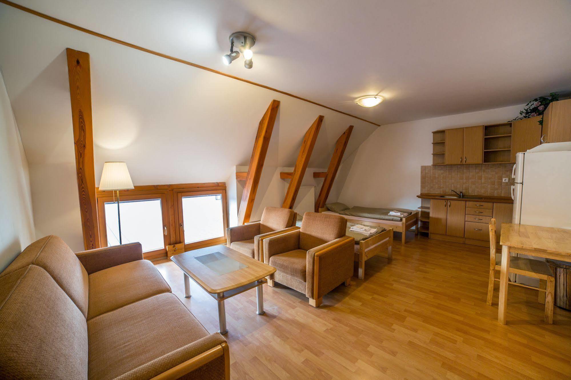 Farma Ptyrov Hotell Mnichovo Hradiště Exteriör bild